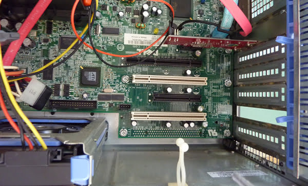 DELLのSC440にRadeonHD4350を入れてHDMI経由で液晶テレビに映してみた。